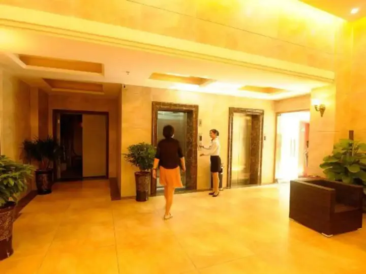 Хуайхуа: Romantic Holiday Hotel
