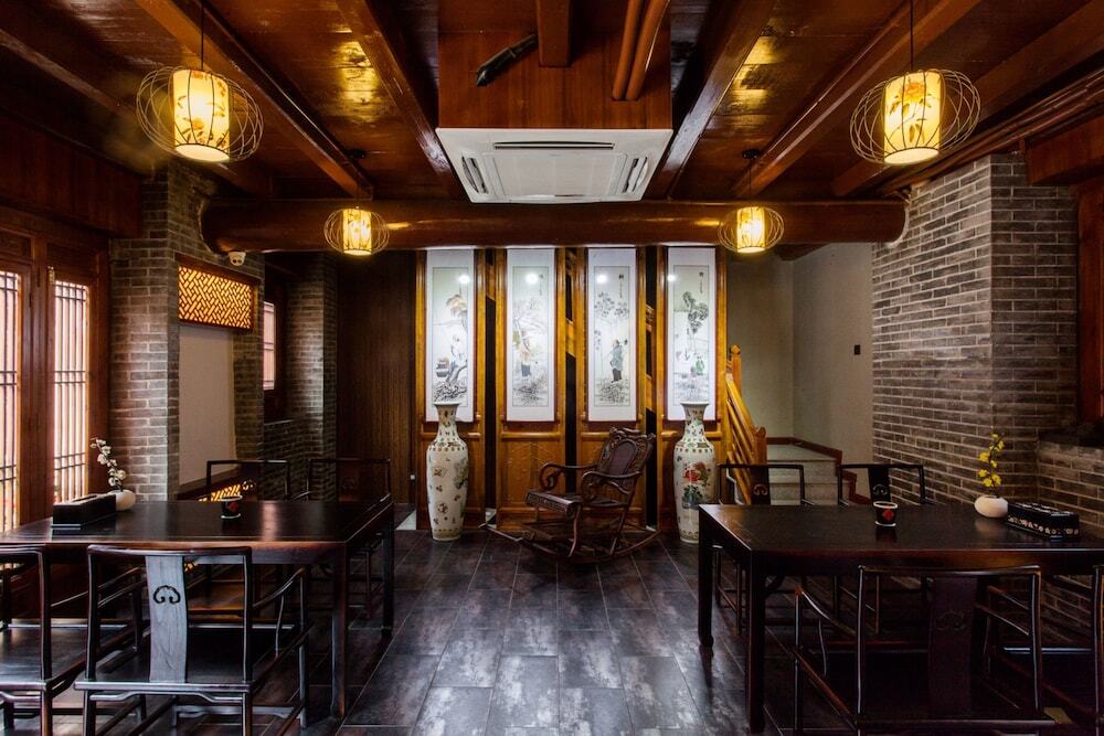 Цзиньчжун: Cheng Rui Han Hotel