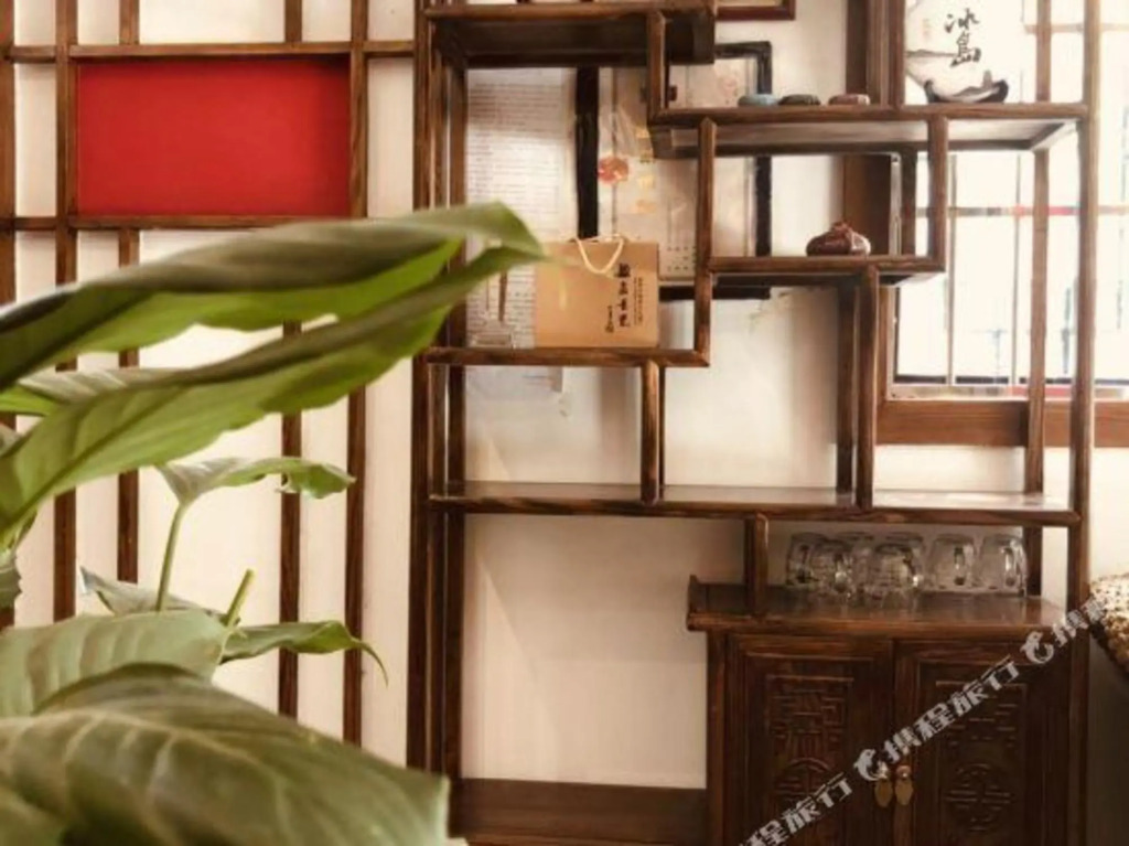 Уян: Wushi Ju | Zhenyuan Ancient Town Riverside Homestay