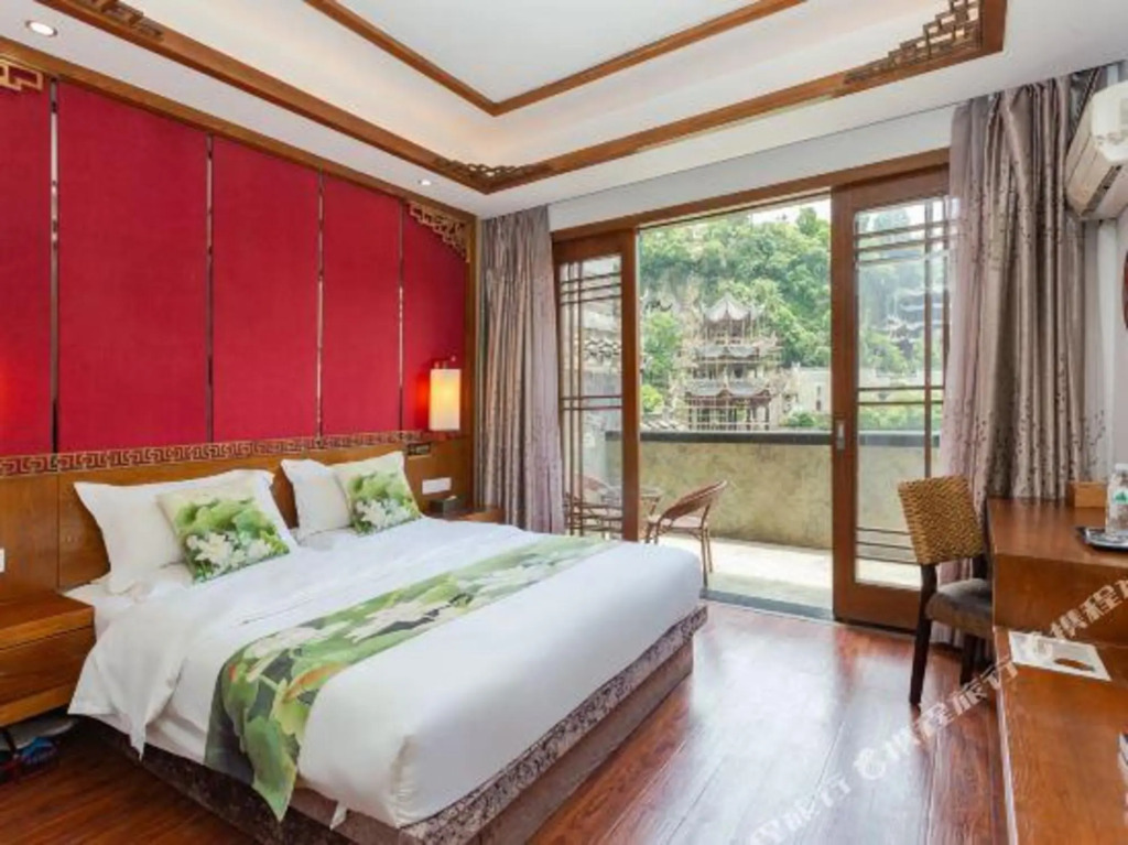 Уян: Wushi Ju | Zhenyuan Ancient Town Riverside Homestay