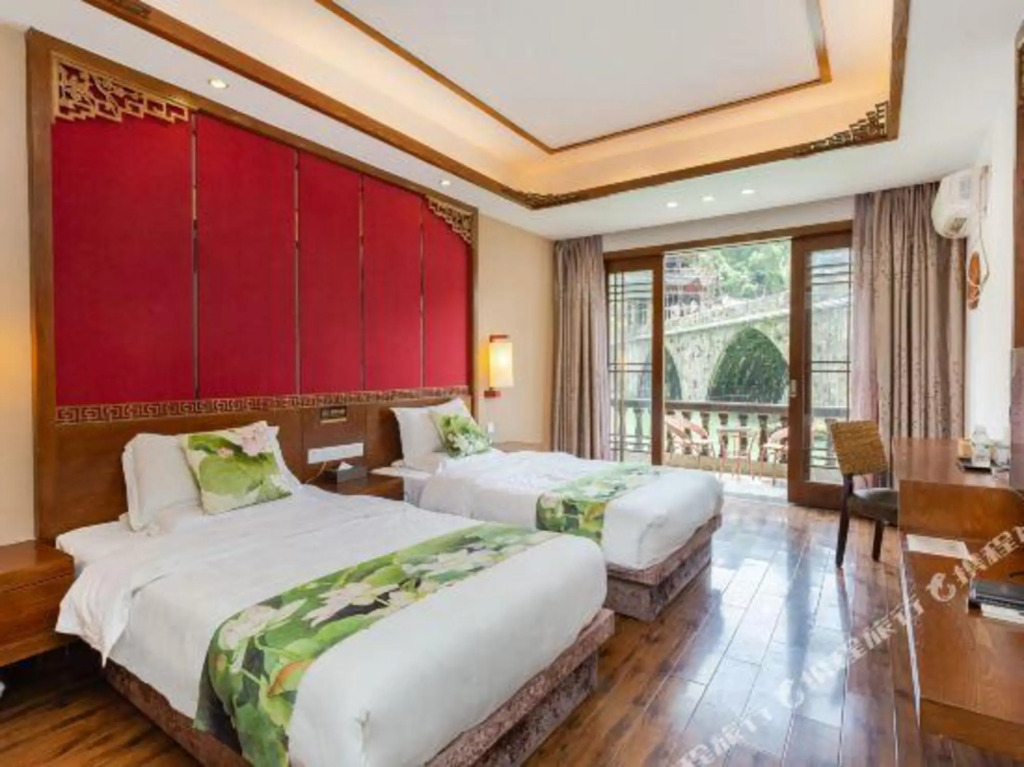 Уян: Wushi Ju | Zhenyuan Ancient Town Riverside Homestay