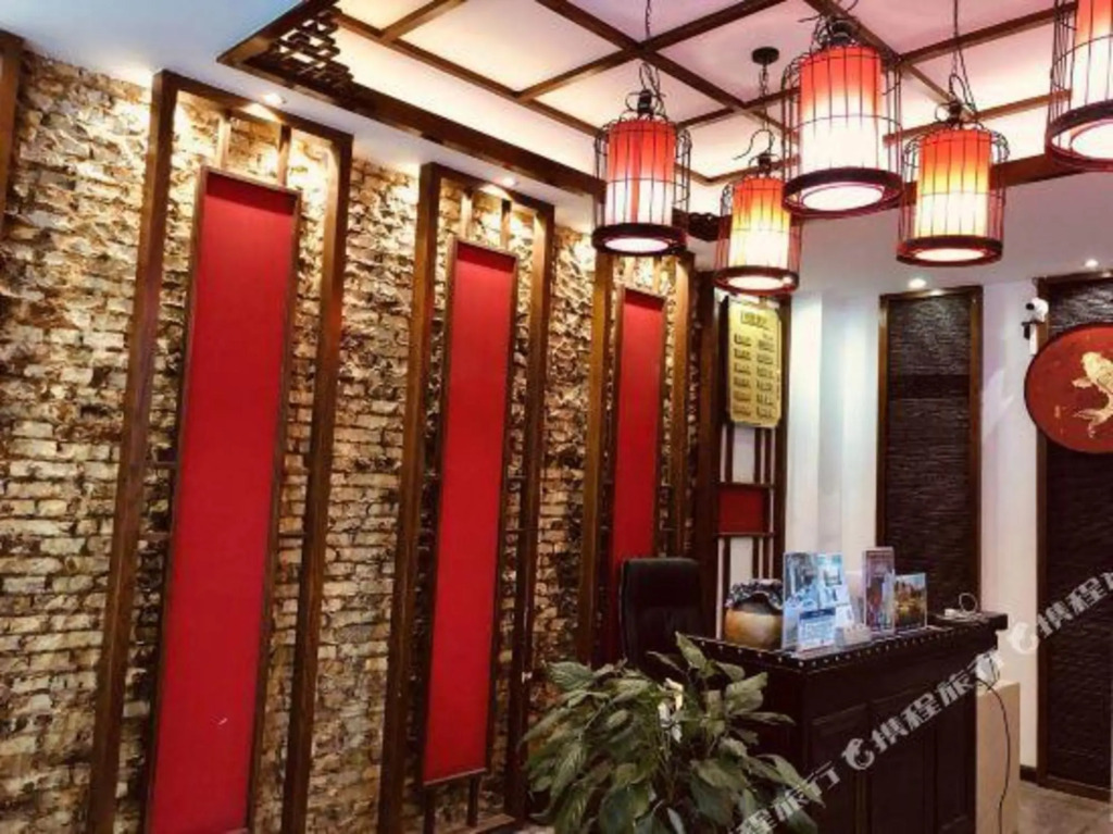 Уян: Wushi Ju | Zhenyuan Ancient Town Riverside Homestay
