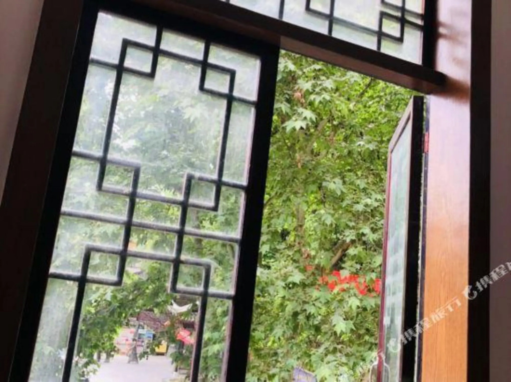 Уян: Wushi Ju | Zhenyuan Ancient Town Riverside Homestay
