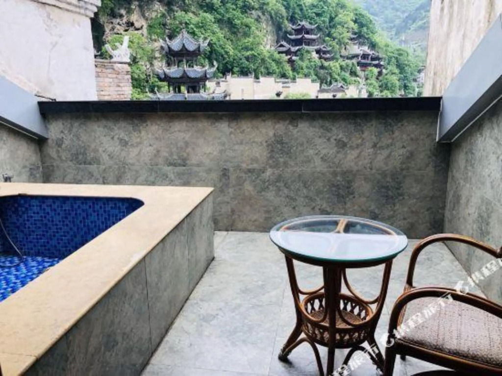 Уян: Wushi Ju | Zhenyuan Ancient Town Riverside Homestay