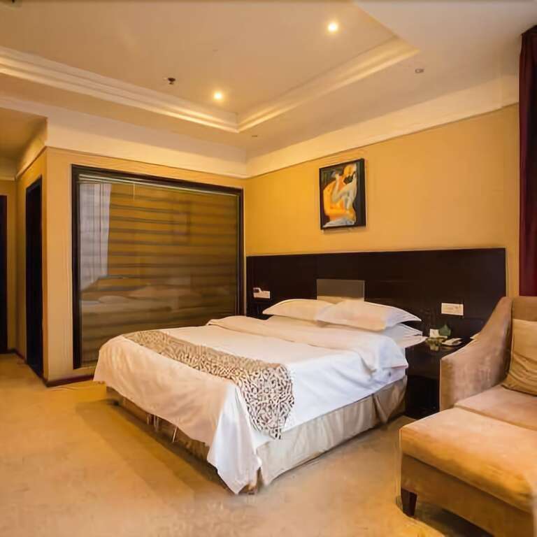 Цзуньи: Jufeng Hotel
