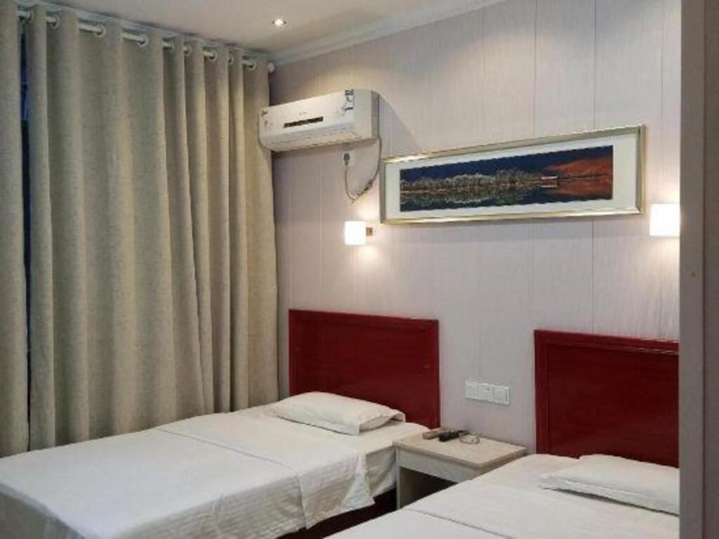 Ичан: Changcheng Hotel