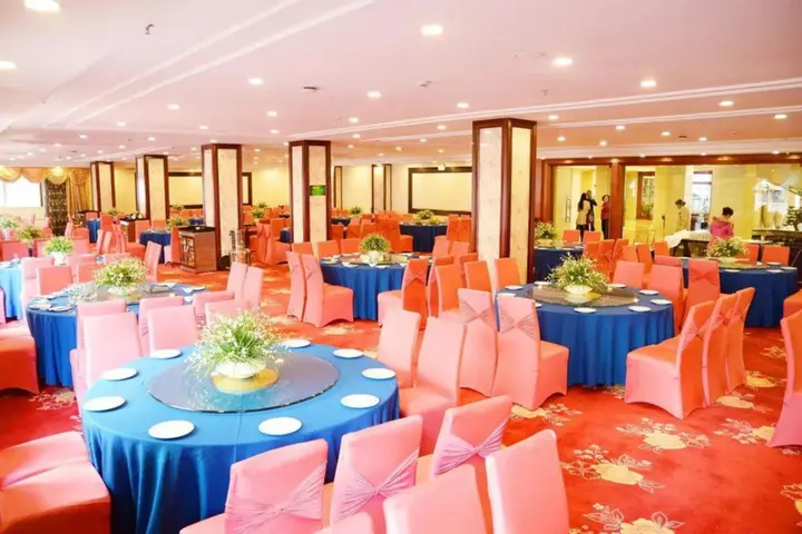 Синин: Junlan Borui Hotel