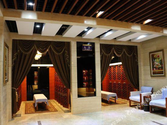 Кайфын: Dong Jing Hot Spring Hotel (Kaifeng Small Song City)