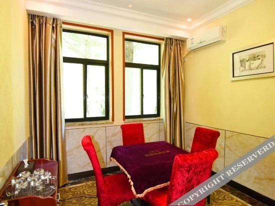 Луань: Jinzhai Tiantangzhai Huilongtan Yinxi Hotel