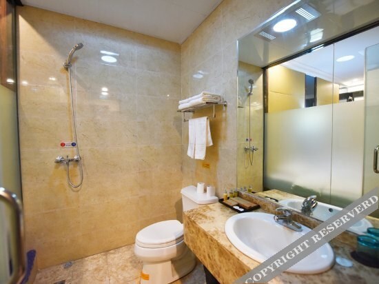 Луань: Jinzhai Tiantangzhai Huilongtan Yinxi Hotel