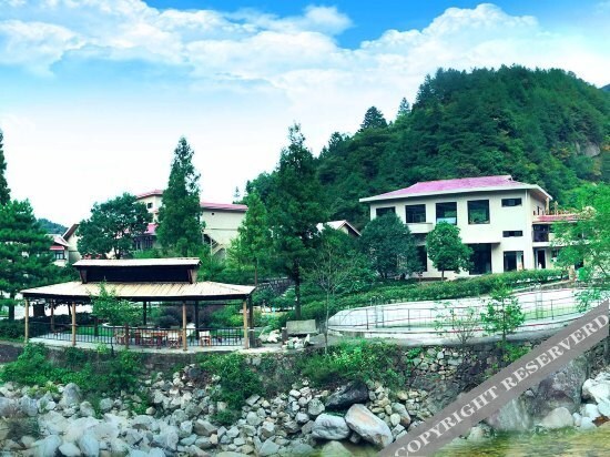 Луань: Jinzhai Tiantangzhai Huilongtan Yinxi Hotel