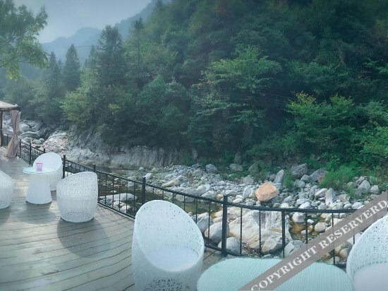 Луань: Jinzhai Tiantangzhai Huilongtan Yinxi Hotel