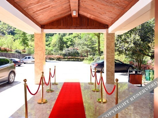 Луань: Jinzhai Tiantangzhai Huilongtan Yinxi Hotel