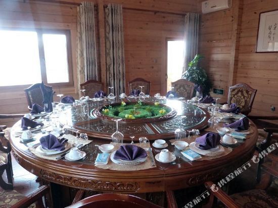Ордос: Honghaizi Muwu Holiday Hotel