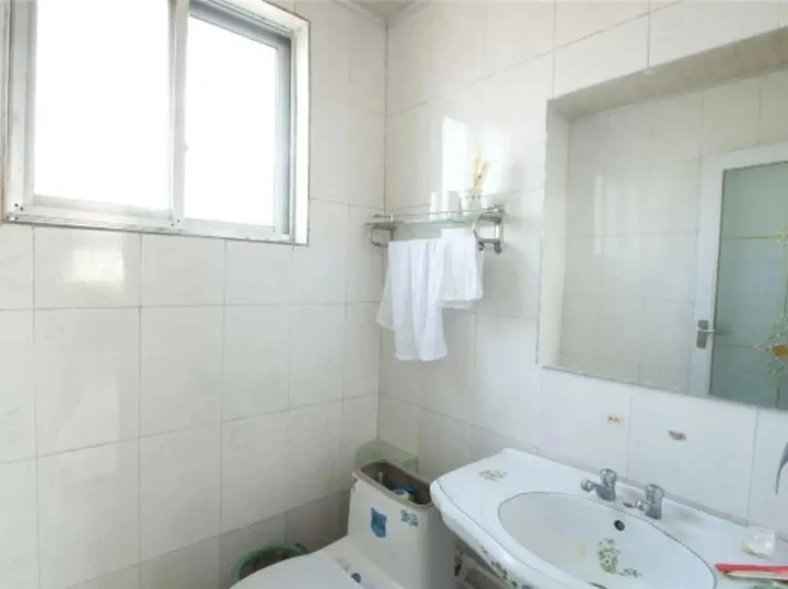 Линьи: Tangjia Hotel