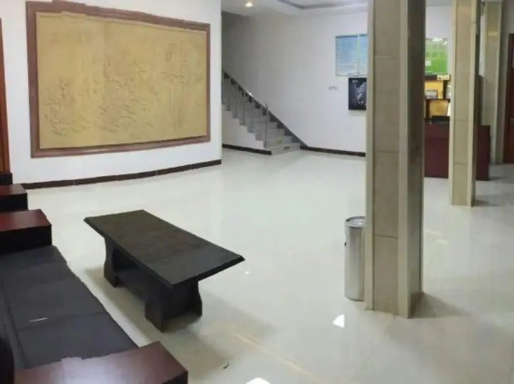 Линьи: Tangjia Hotel