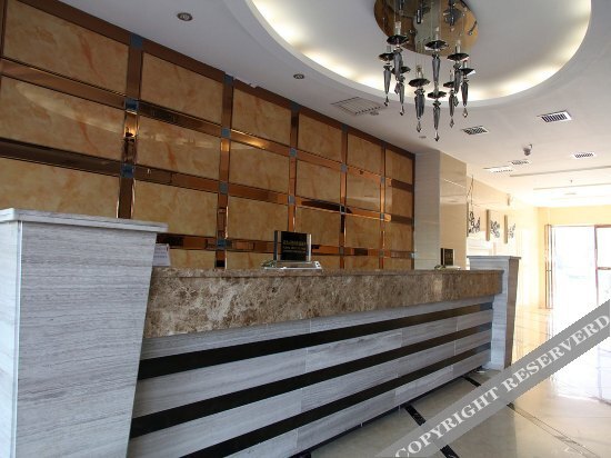 Йиян: Sanchuan Theme Hotel