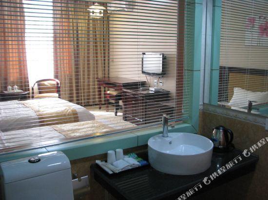 Вэйнань: Yuxinyuan Hotel
