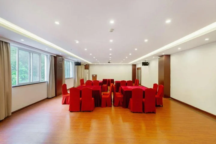 Хуаншань: Vienna Classic Hotel (South Gate of Mount Huang Scenic Area)