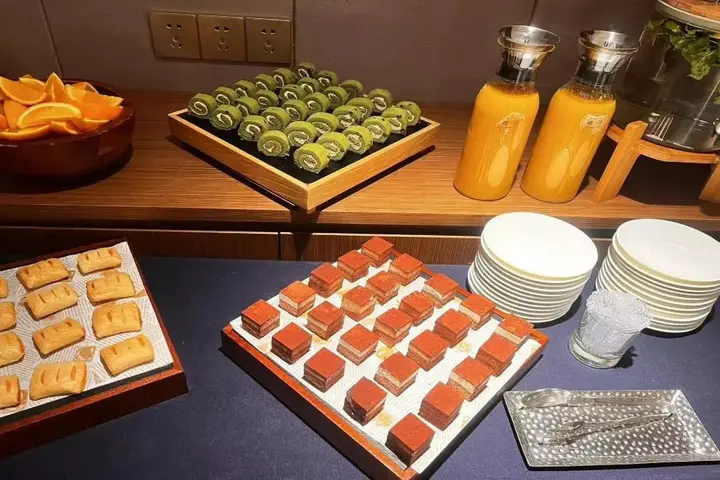 Шанхай: Yitel Premium