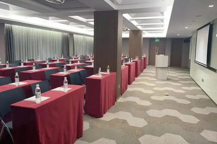 Шанхай: Yitel Premium