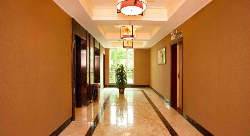 Чжуншань: Jinbai Hotel