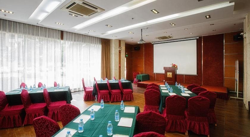 Чжуншань: Jinbai Hotel