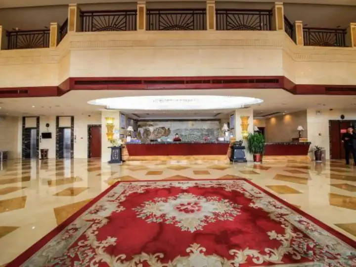 Линьи: Yinan Hotel (Zhisheng Hot Spring Resort No.2 Building)