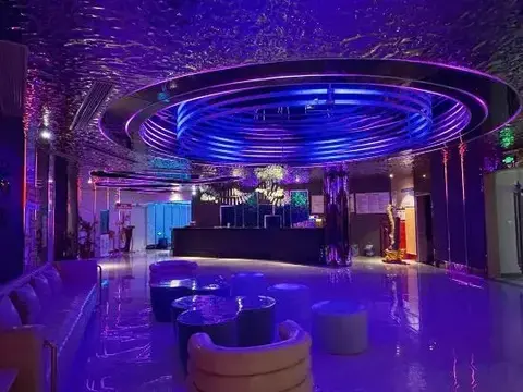 Эньши: Jin Yuan International Hotel