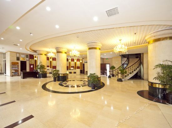 Наньпин: Huaying Hotel