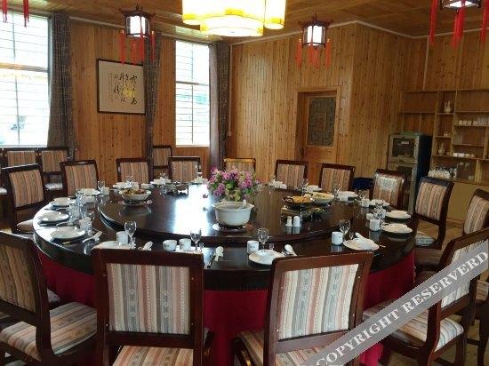 Эньши: Xinnong Court Hotel