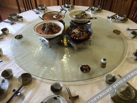 Эньши: Xinnong Court Hotel