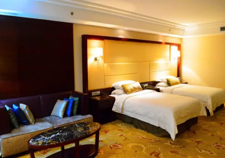 Тяньцзинь: Tianjin Huaxin Peninsula Hotel