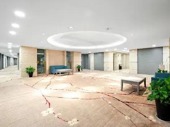 Шанхай: Sports International Hotel