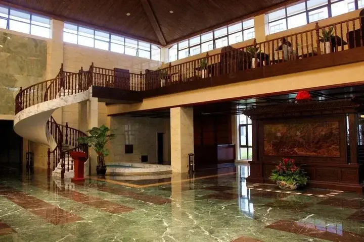 Вэйнань: Shengtang Yishe Hot Spring Resort Hotel