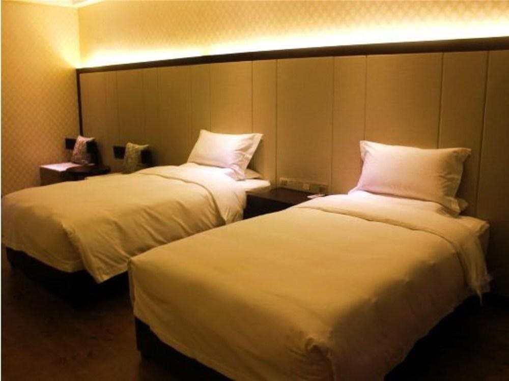 Вэйнань: Shengtang Yishe Hot Spring Resort Hotel