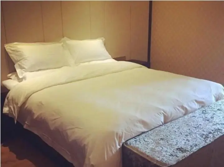 Вэйнань: Shengtang Yishe Hot Spring Resort Hotel