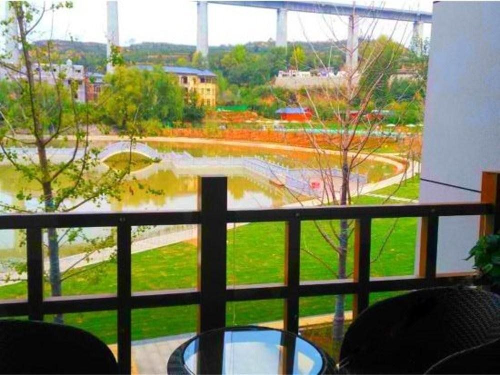 Вэйнань: Shengtang Yishe Hot Spring Resort Hotel