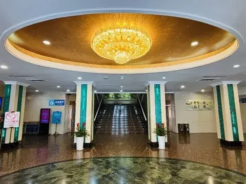 Синьсян: Xinxiang Jiuzhou Hotel (Railway Station Pangdonglai Plaza)