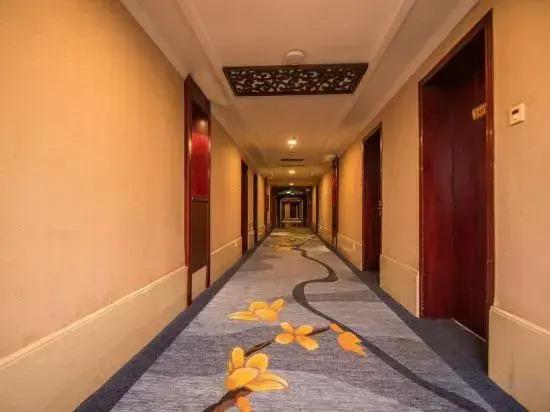 Синьсян: Xinxiang Jiuzhou Hotel (Railway Station Pangdonglai Plaza)