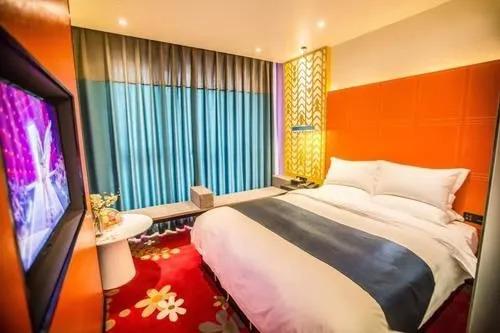 Лоян: Blue Magpie Hotel Shifu Branch
