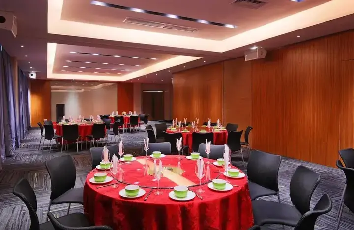 Ухань: New Beacon Airport International Hotel