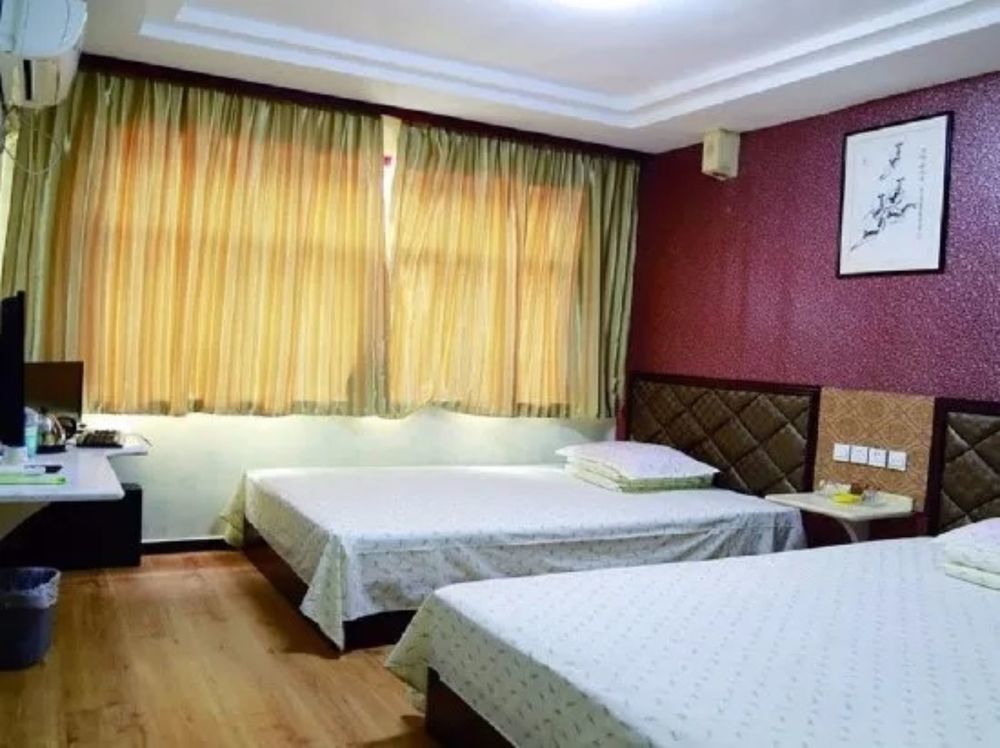 Цзинин: Qufu Boya Business Hotel Branch 2
