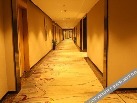 Ухань: Yueju Hotel (Wuhan Xudong Friendship Avenue, Pin MAO Shop)