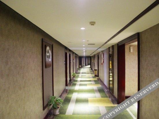 Ухань: Yueju Hotel (Wuhan Xudong Friendship Avenue, Pin MAO Shop)