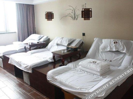 Ухань: Yueju Hotel (Wuhan Xudong Friendship Avenue, Pin MAO Shop)