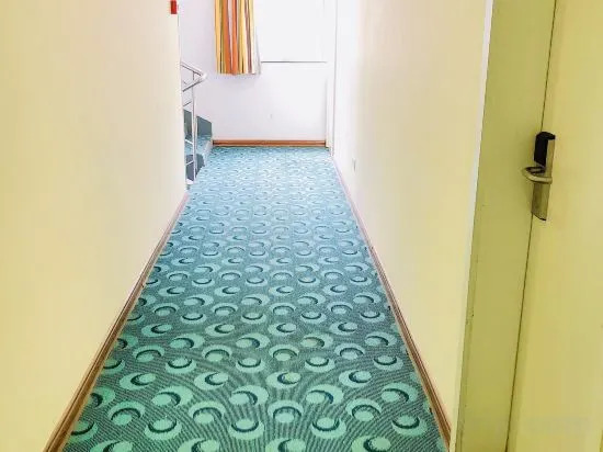 Яншо: 7 Days Inn (Yangshuo Shili Hualang)