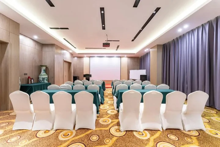 Ляньюньган: GreenTree Eastern Lianyungang Jiaruibao Plaza Hotel