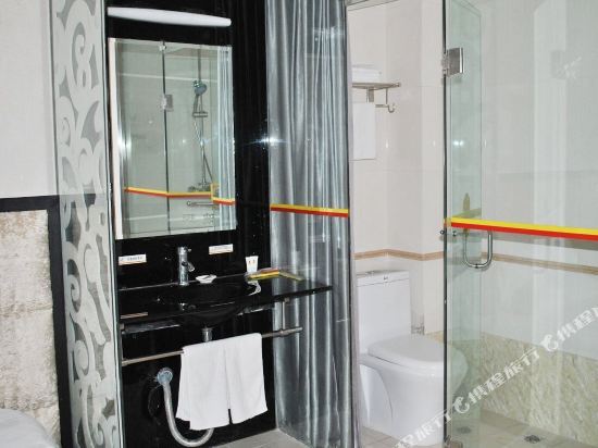 Пуян: Super 8 Hotel Puyang Zhong Yuan Lu Sai Bo