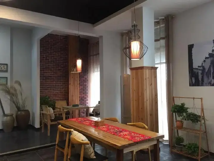 Хуаншань: Pig's Inn Huangshan Bishan